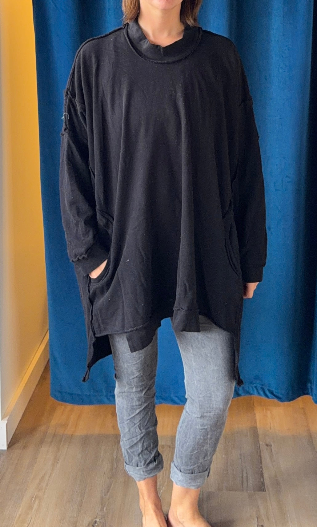 Bodil Pocket Top (Multiple Colors)