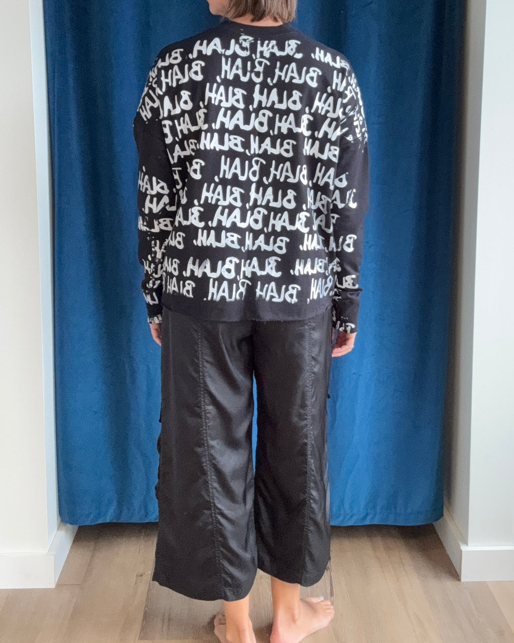 Paper Temples Basic Sweatshirt in Black "Blah" Print