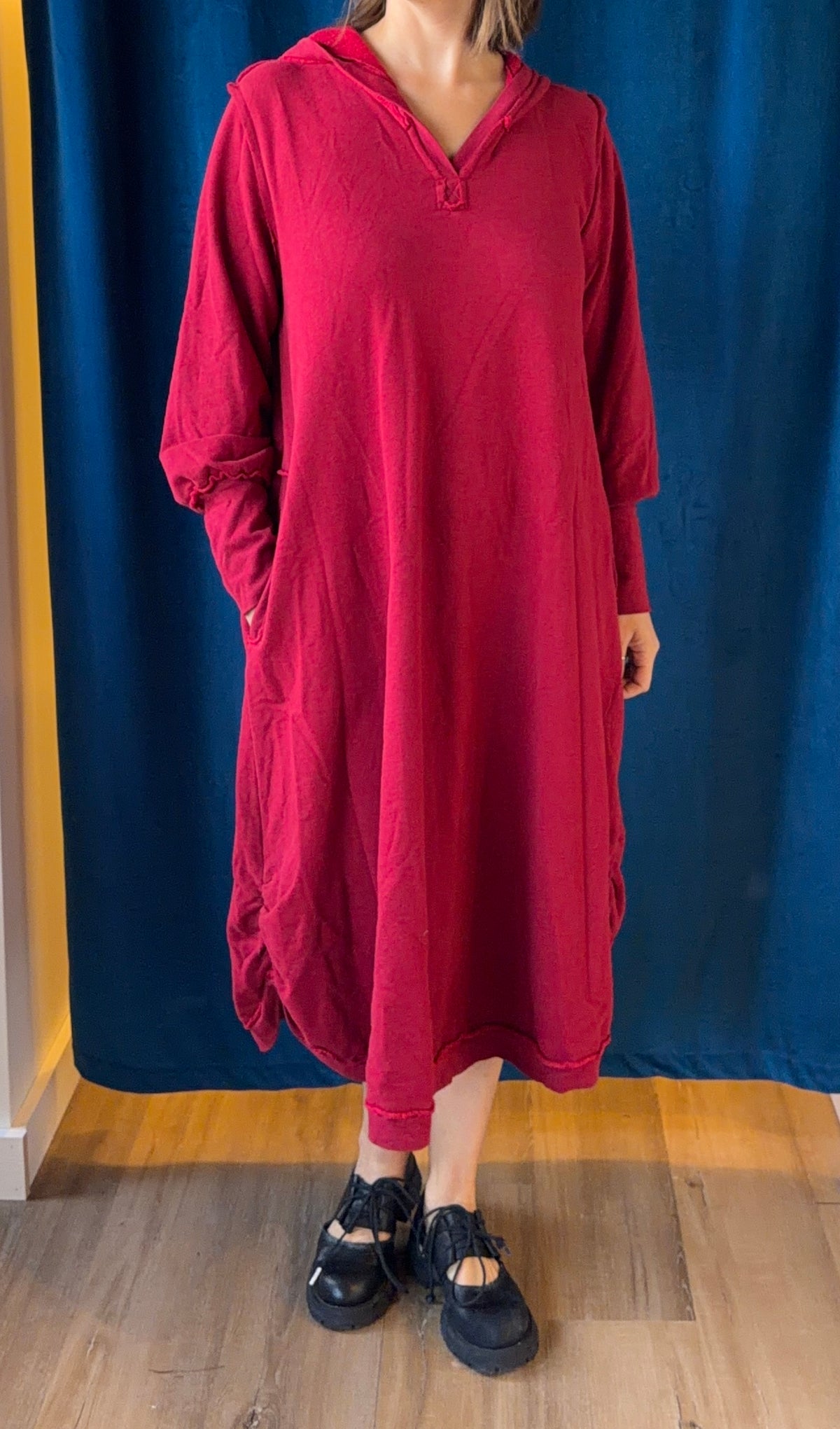 Bodil Sweatshirt Hooded Dress in Red