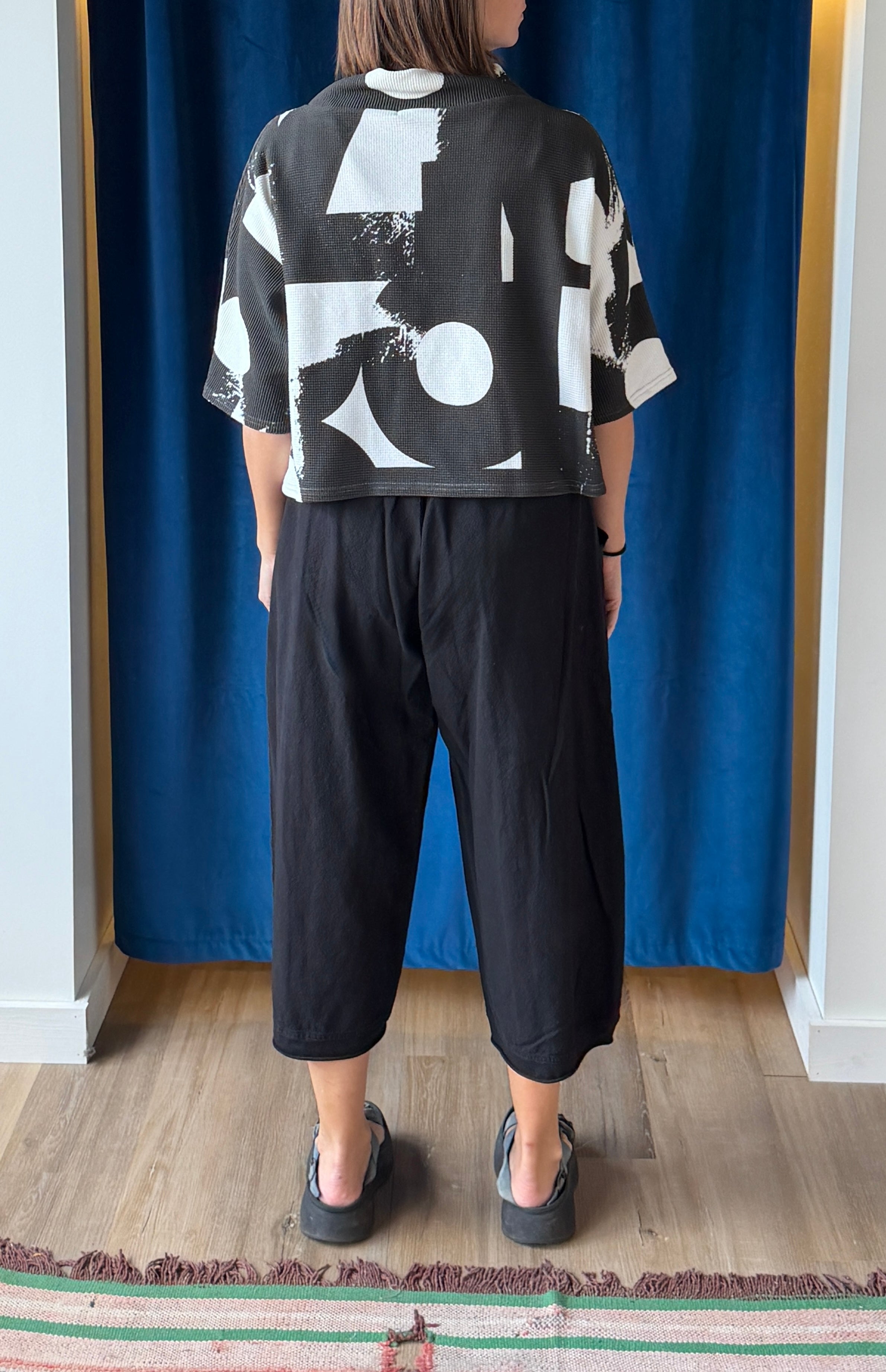 Andrea Geer Funnel X Crop in Black/White