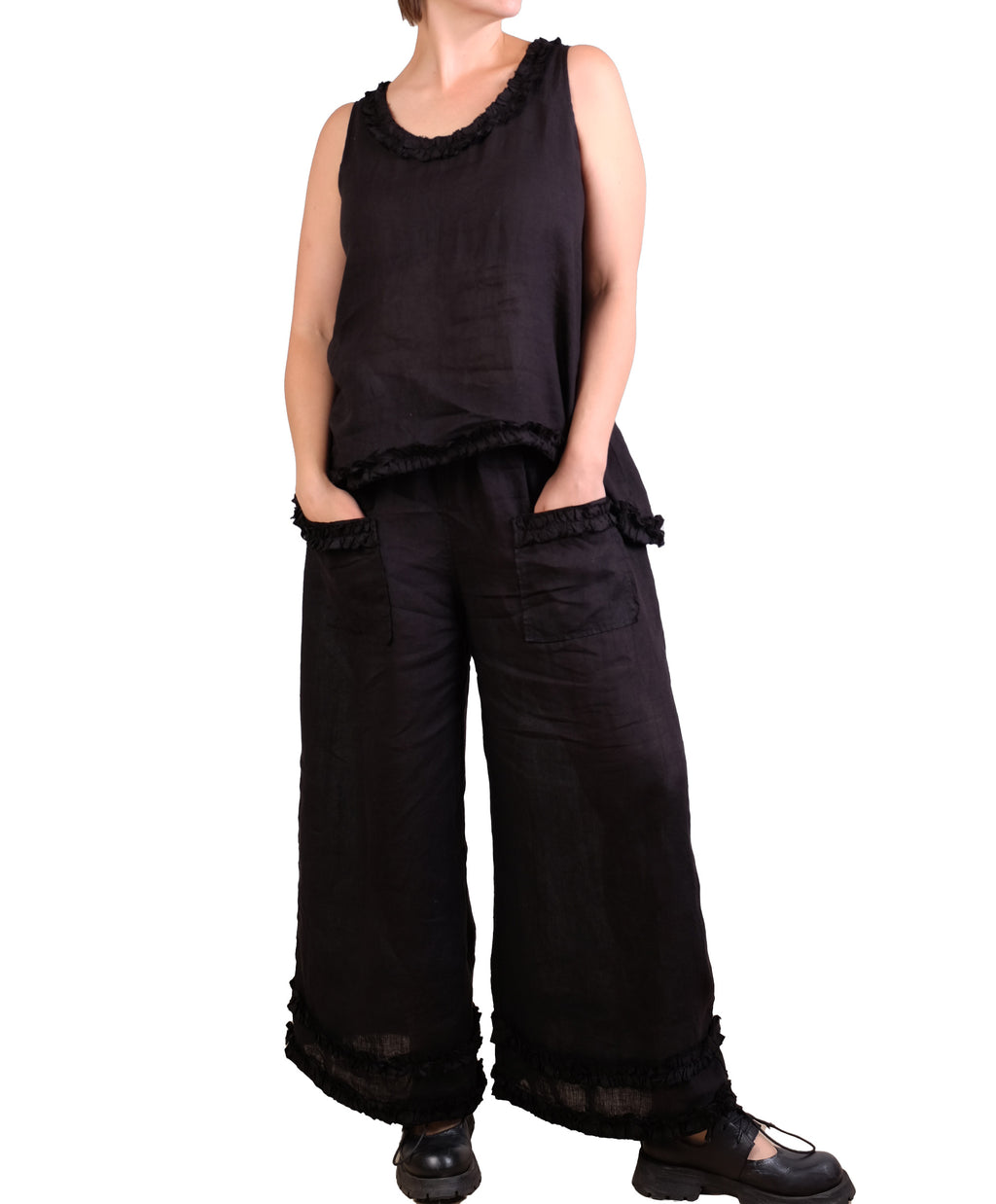 Bodil Pant with Ruffles in Black