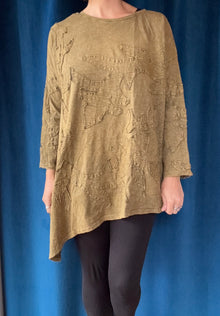  Krista Larson Applique Long Sleeve Tee in Peanut