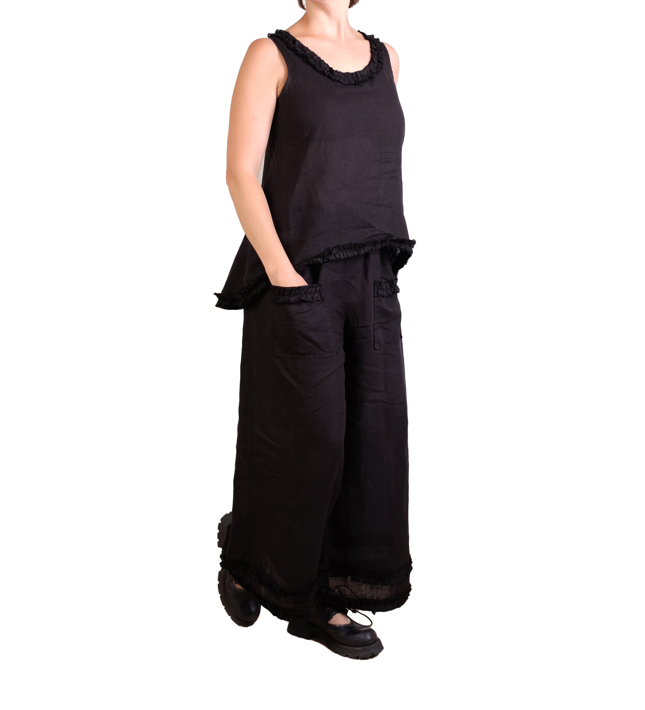 Bodil Pant with Ruffles in Black