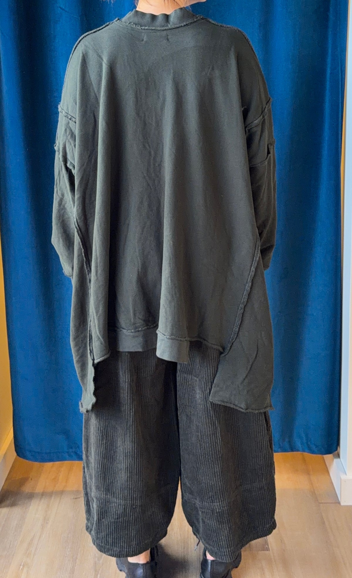 Bodil Pocket Top in Juniper