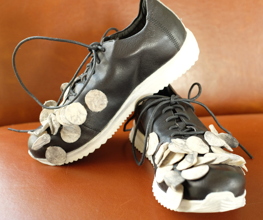 Papucei Lumen in Black