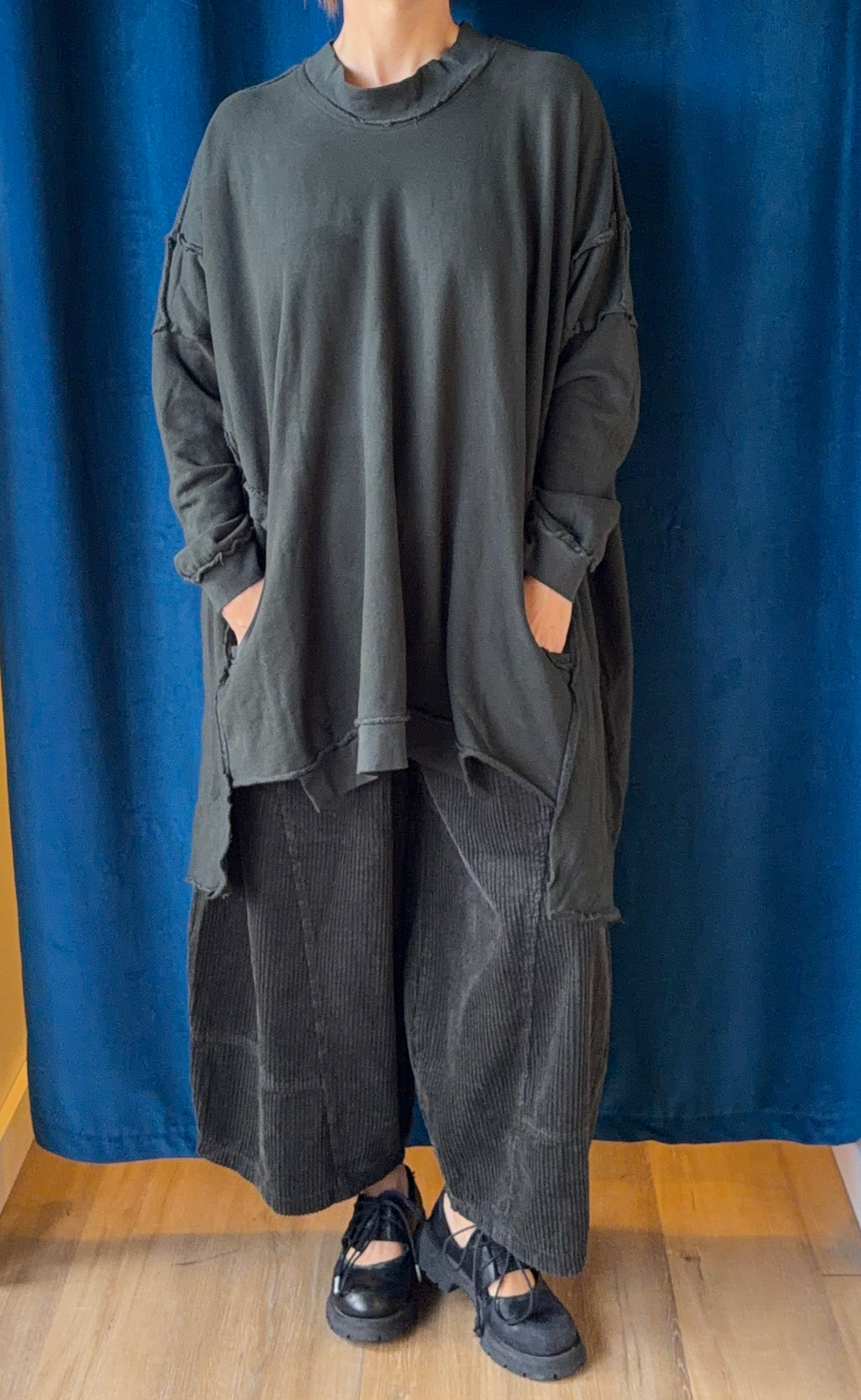 Bodil Pocket Top in Juniper
