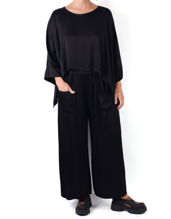 Bodil Silky Crop Topper in Black