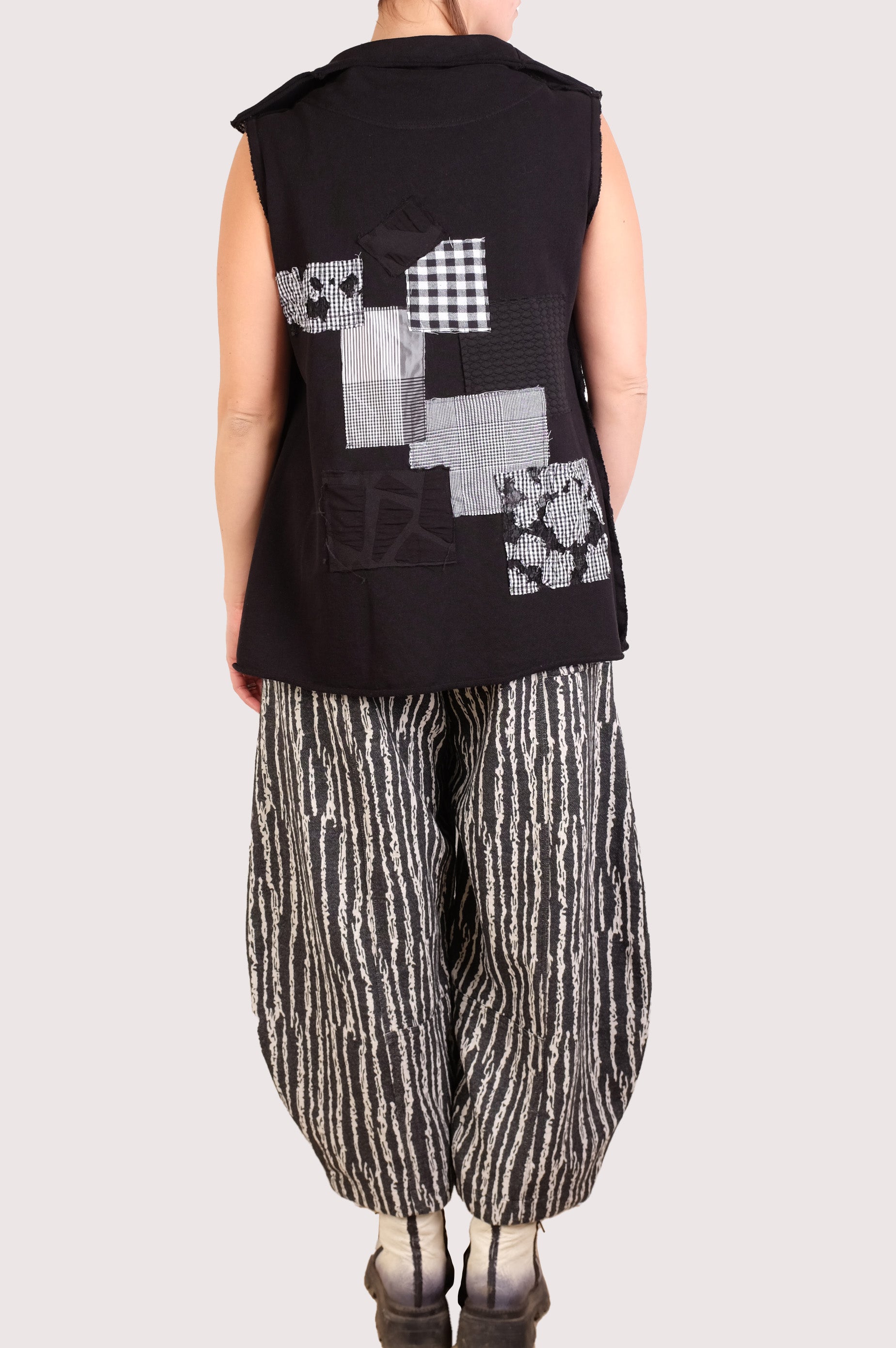 Gerties Rib Out Vest in Black Patch