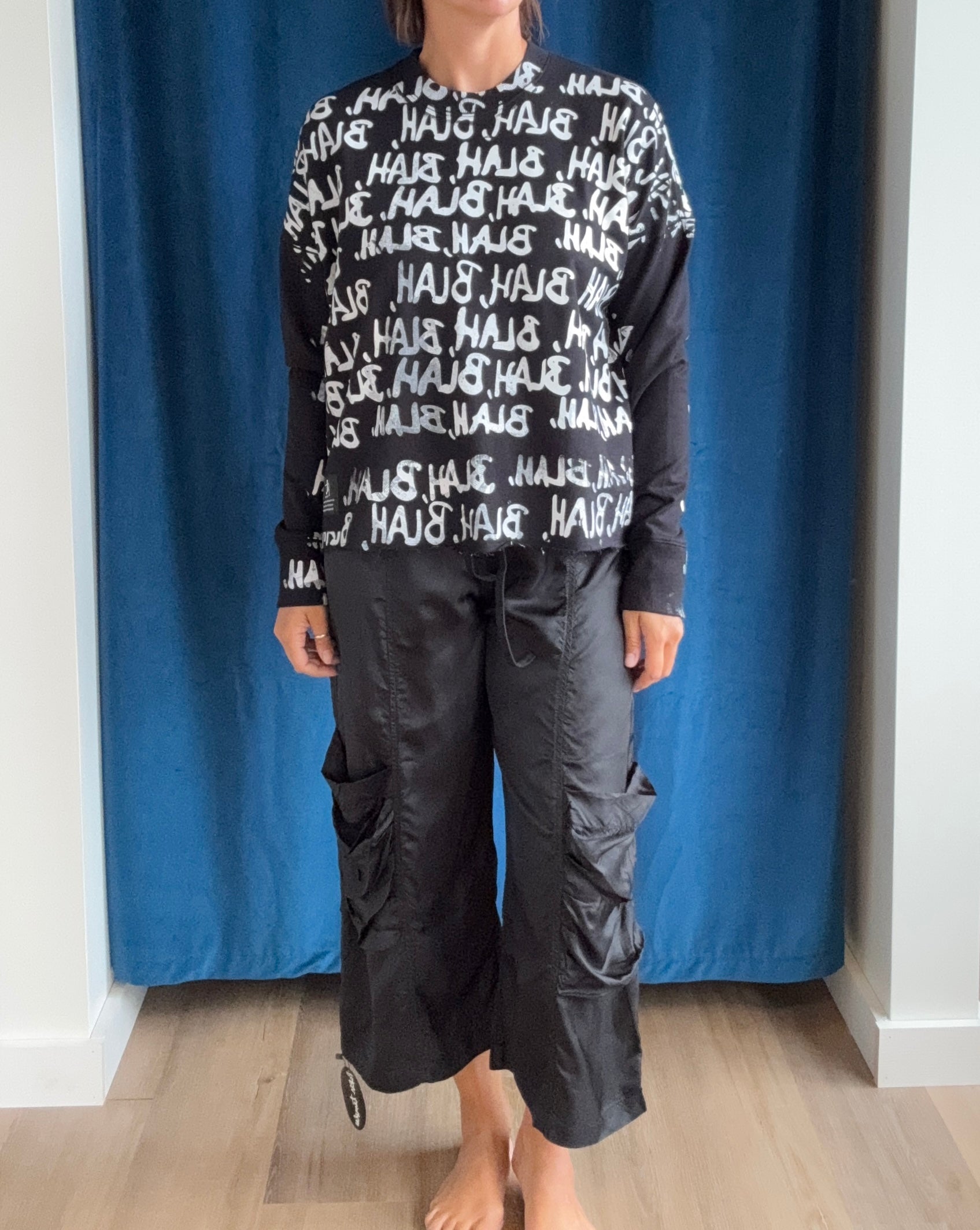Paper Temples Basic Sweatshirt in Black "Blah" Print