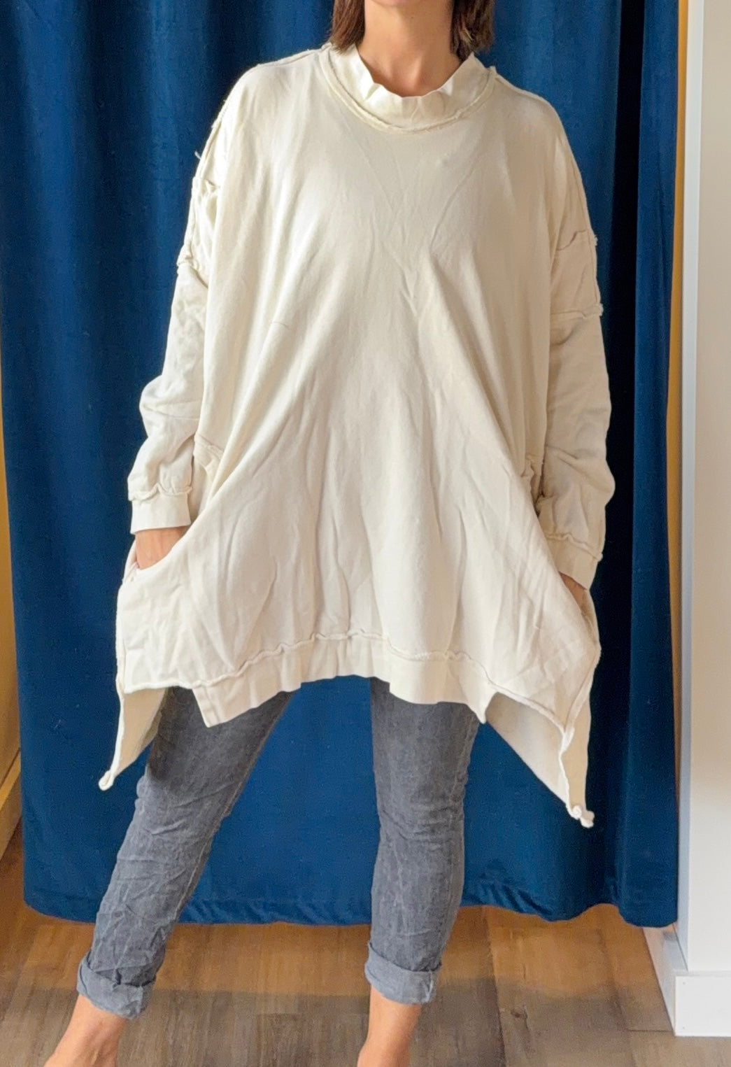 Bodil Pocket Top (Multiple Colors)