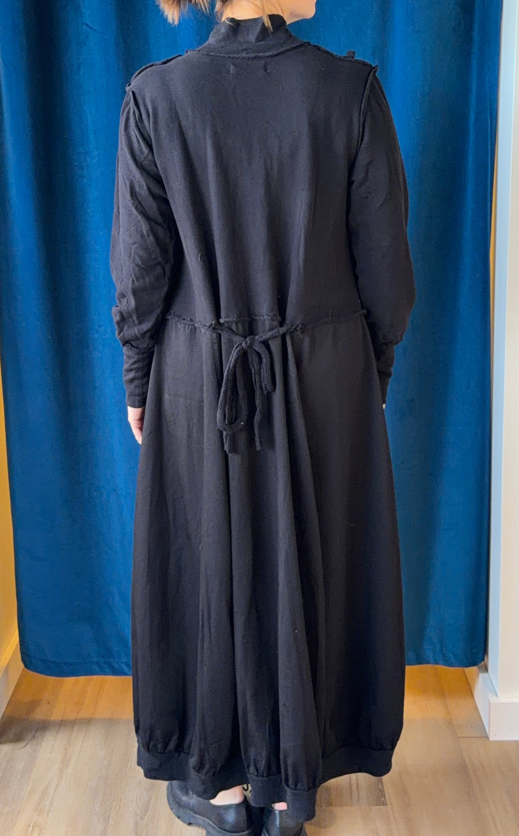 Bodil Long Dress in Black Pepper