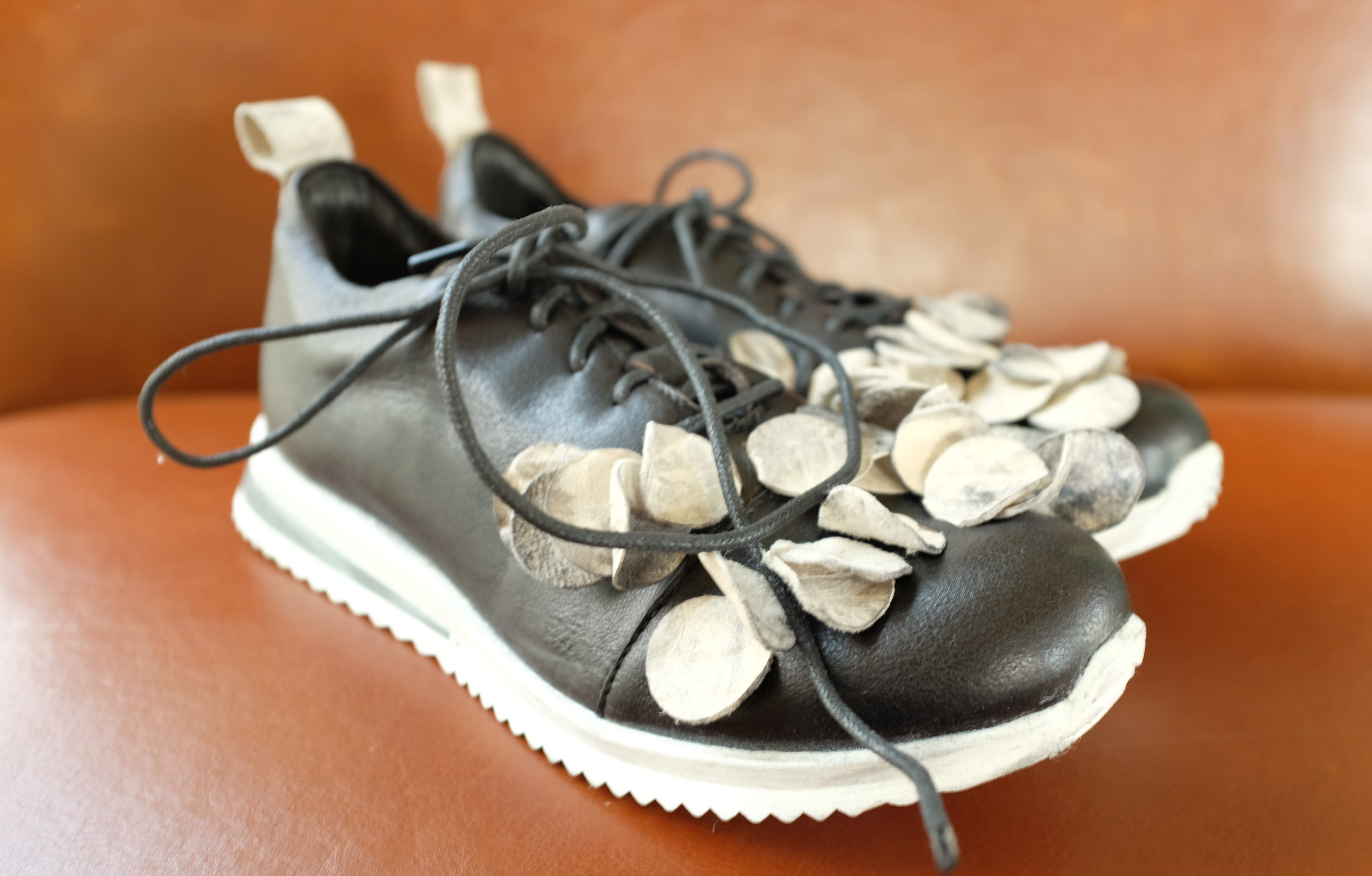 Papucei Lumen in Black