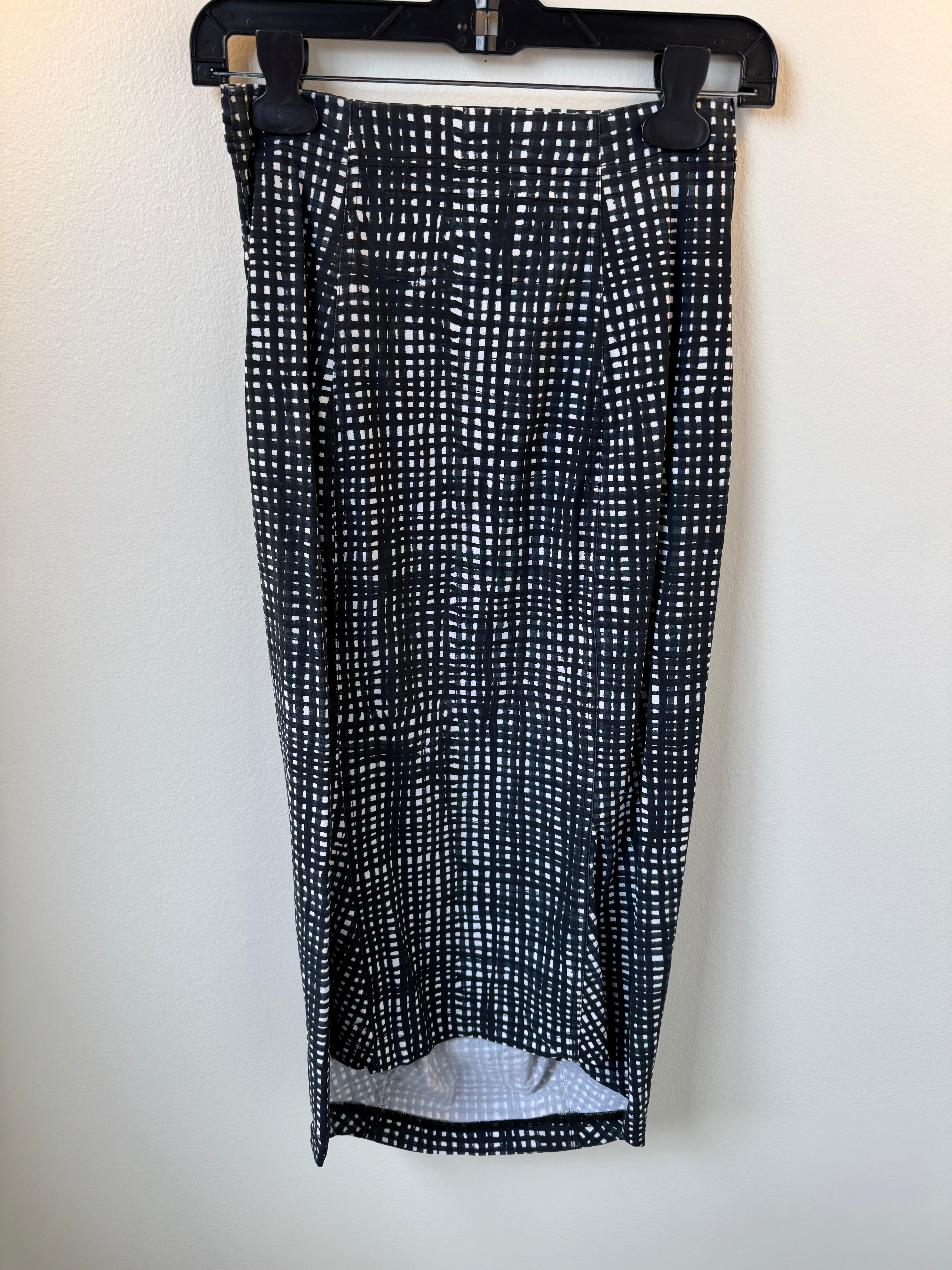 T2T Rundholz Navy Check Skirt Small