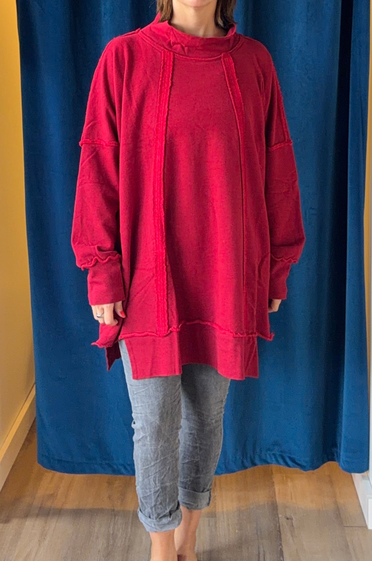 Bodil Long Top in Heather Scarlet