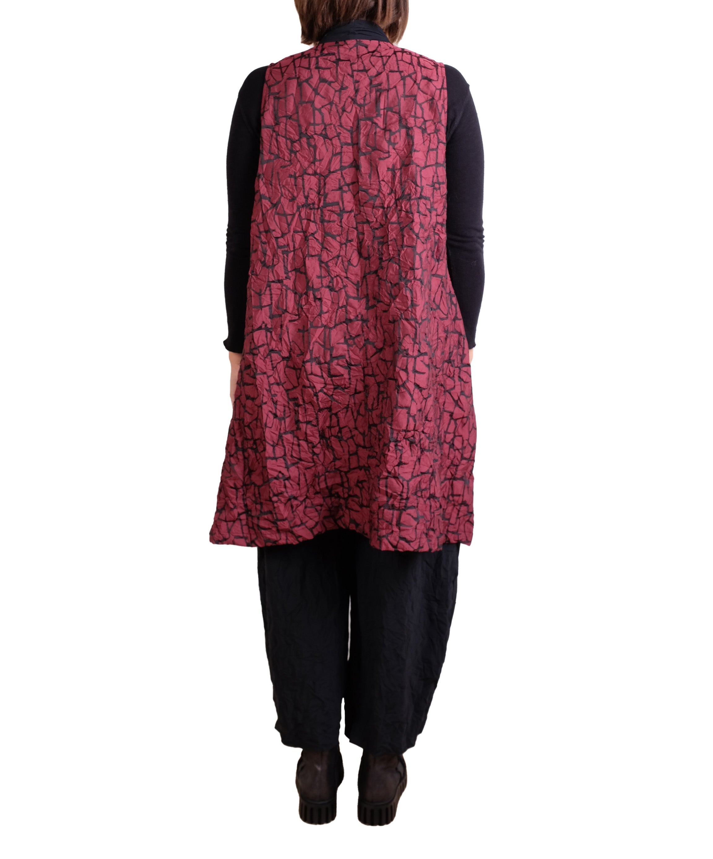 Chalet Bella Vest in Scarlet