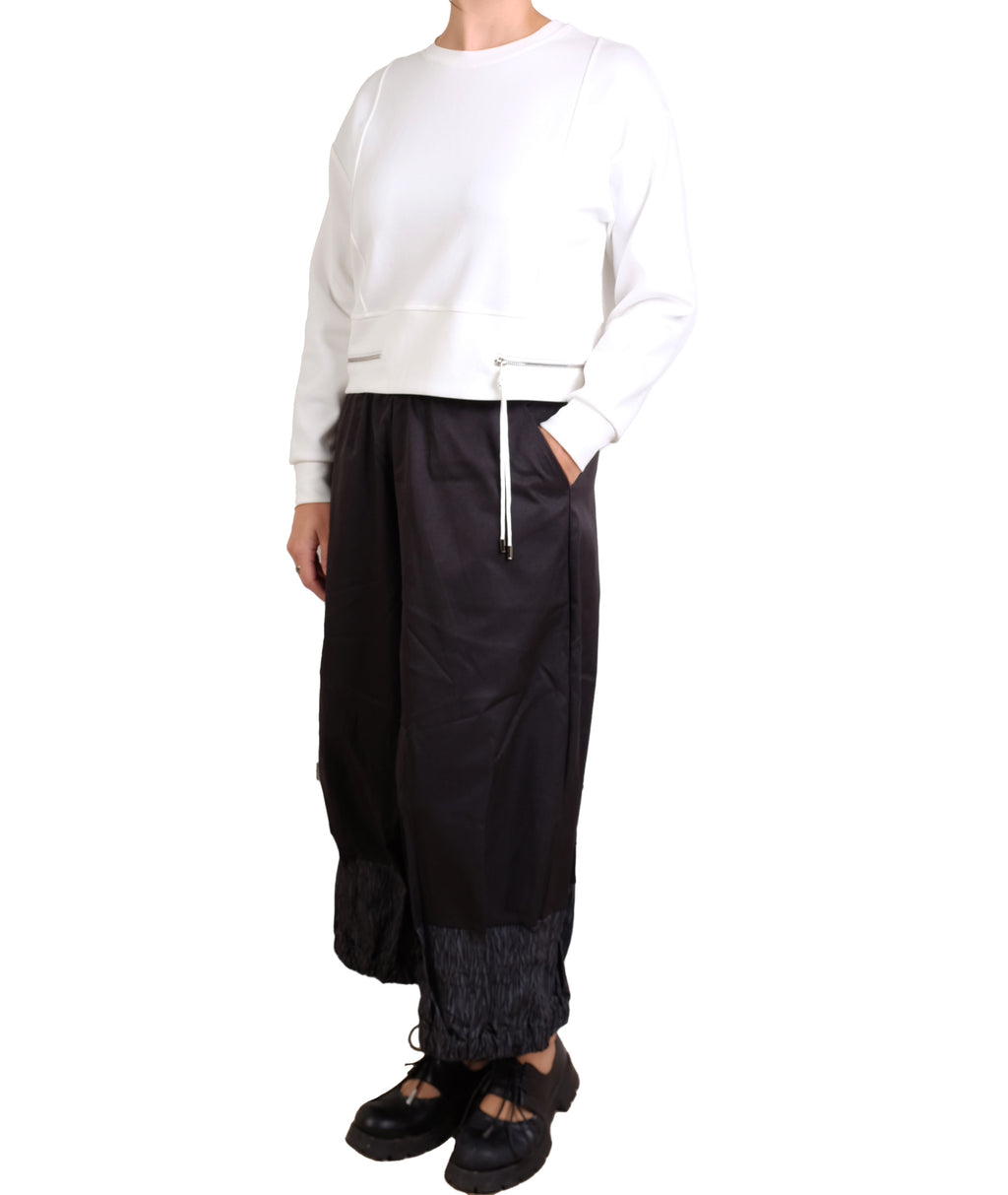 Haako White Sweatshirt