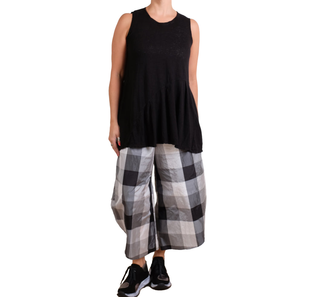 Grizas Black Linen Knit Tank