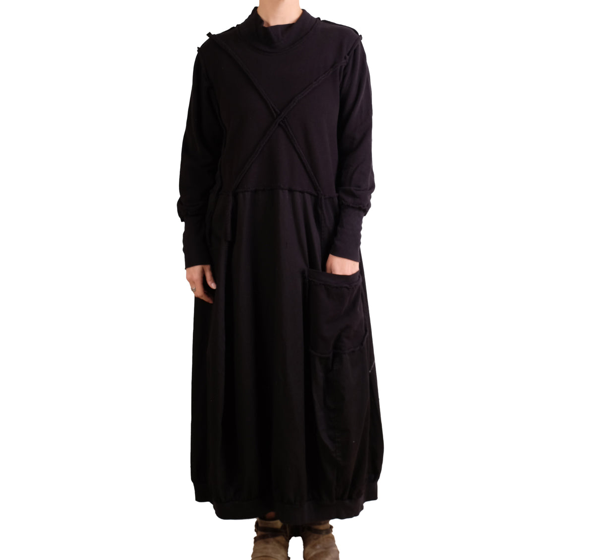 Bodil Long Dress in Black Pepper