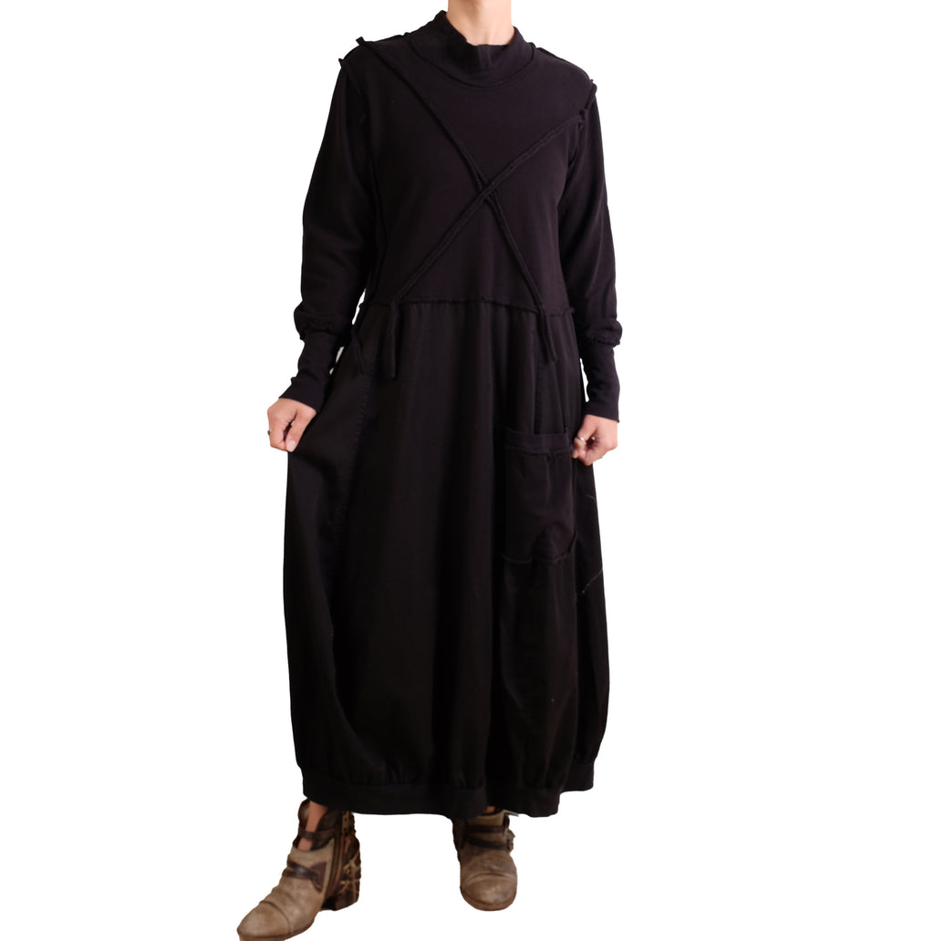 Bodil Long Dress in Black Pepper