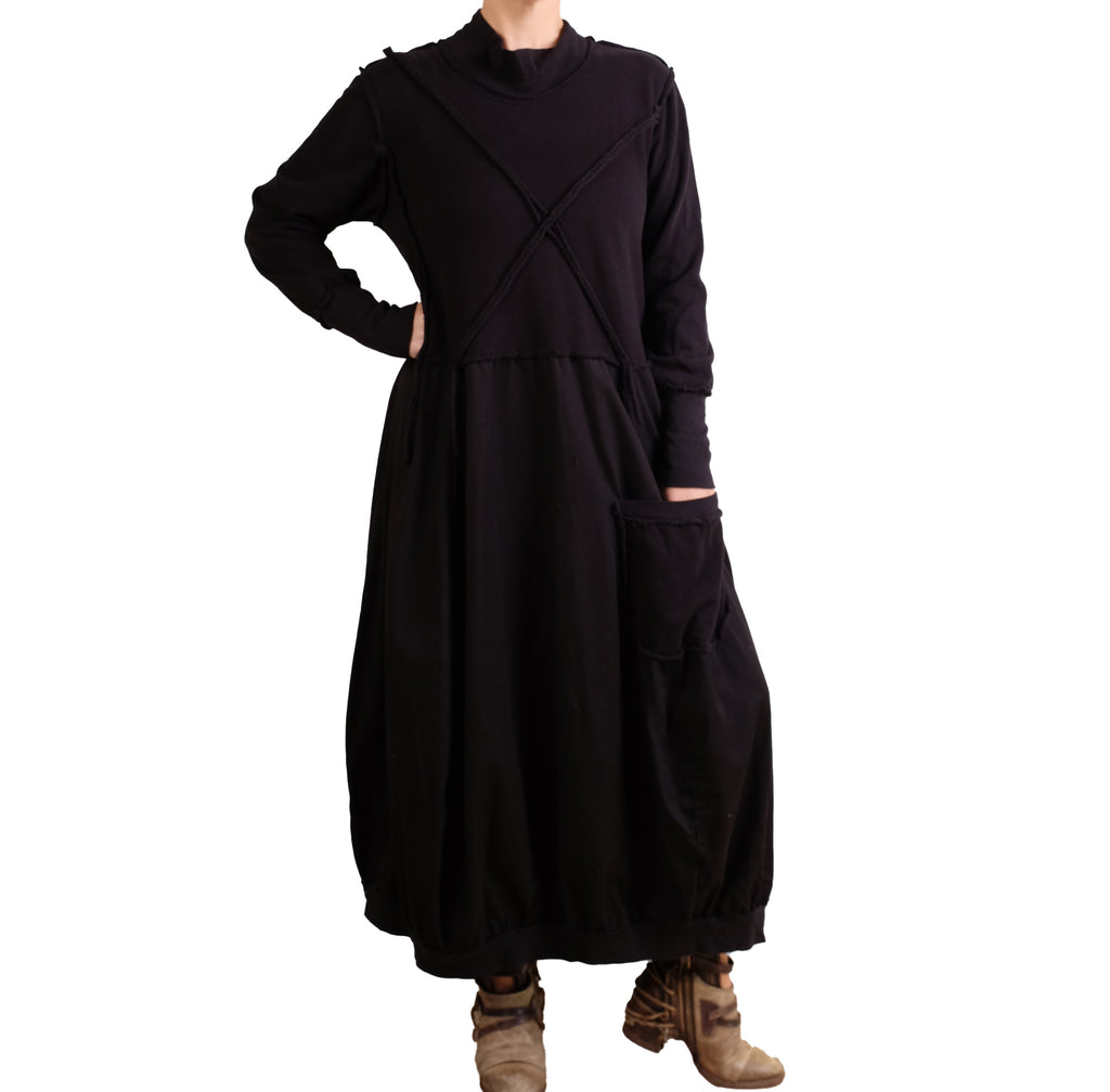 Bodil Long Dress in Black Pepper