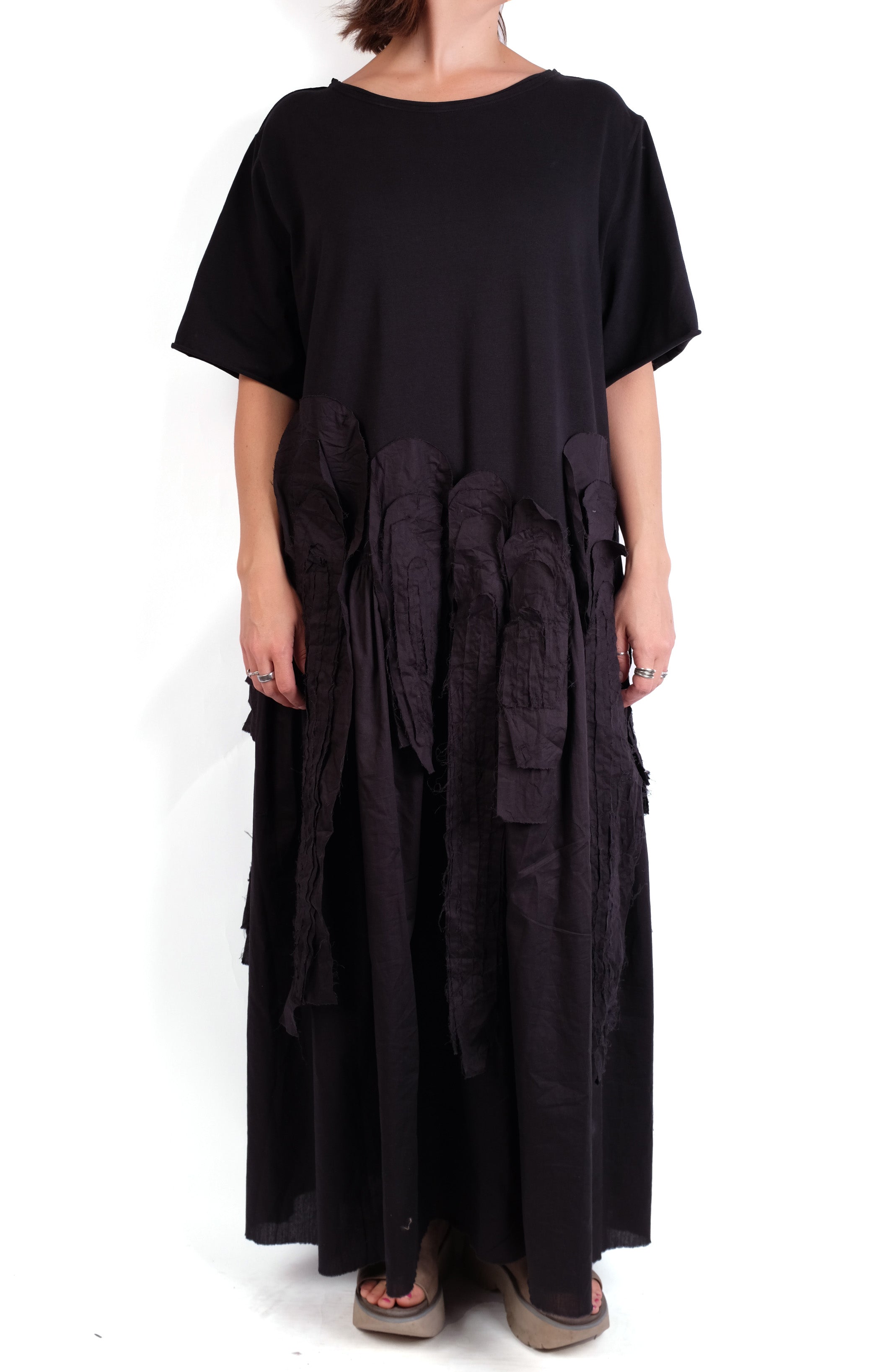 Loyko Short Sleeve Tulip Dress in Black