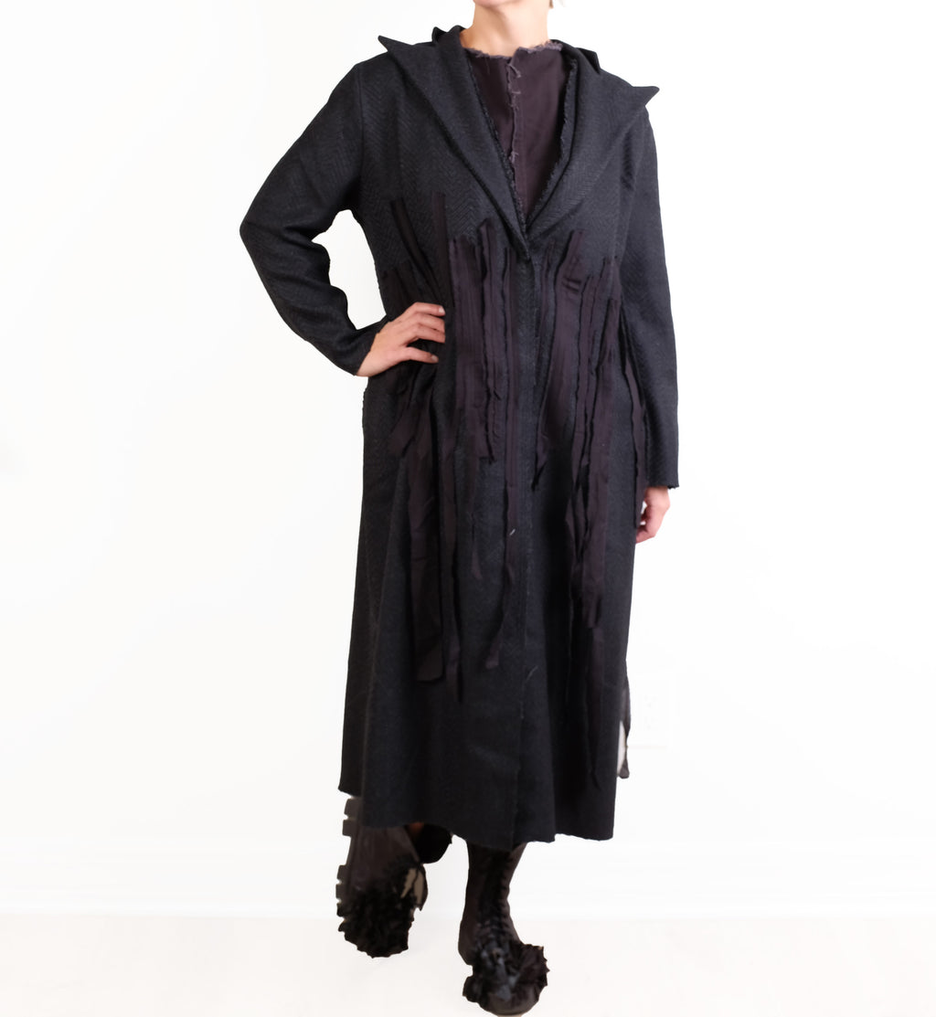 Loyko Form Coat