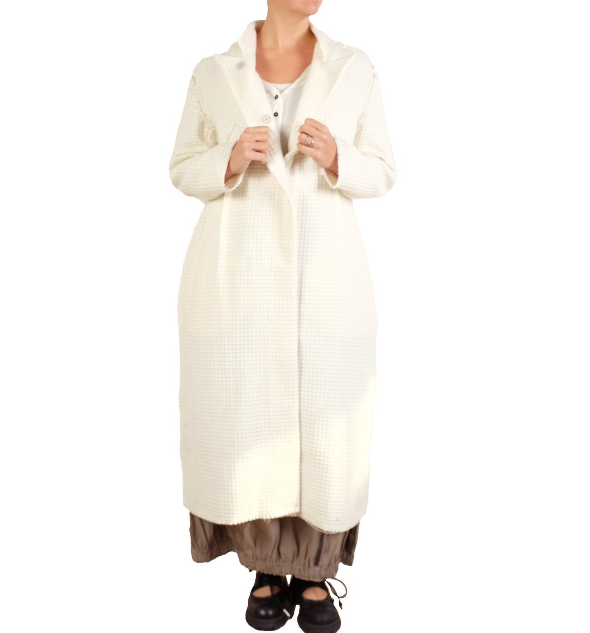 Loyko Turn White Coat