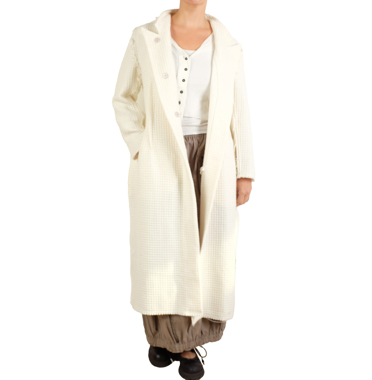 Loyko Turn White Coat