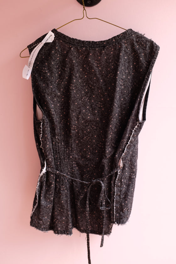 T2T Krista Larson Black Print w/ Pink Flower Vest One Size