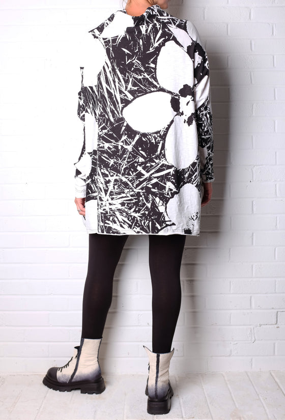 Rundholz Black Label Black and White Print Tee