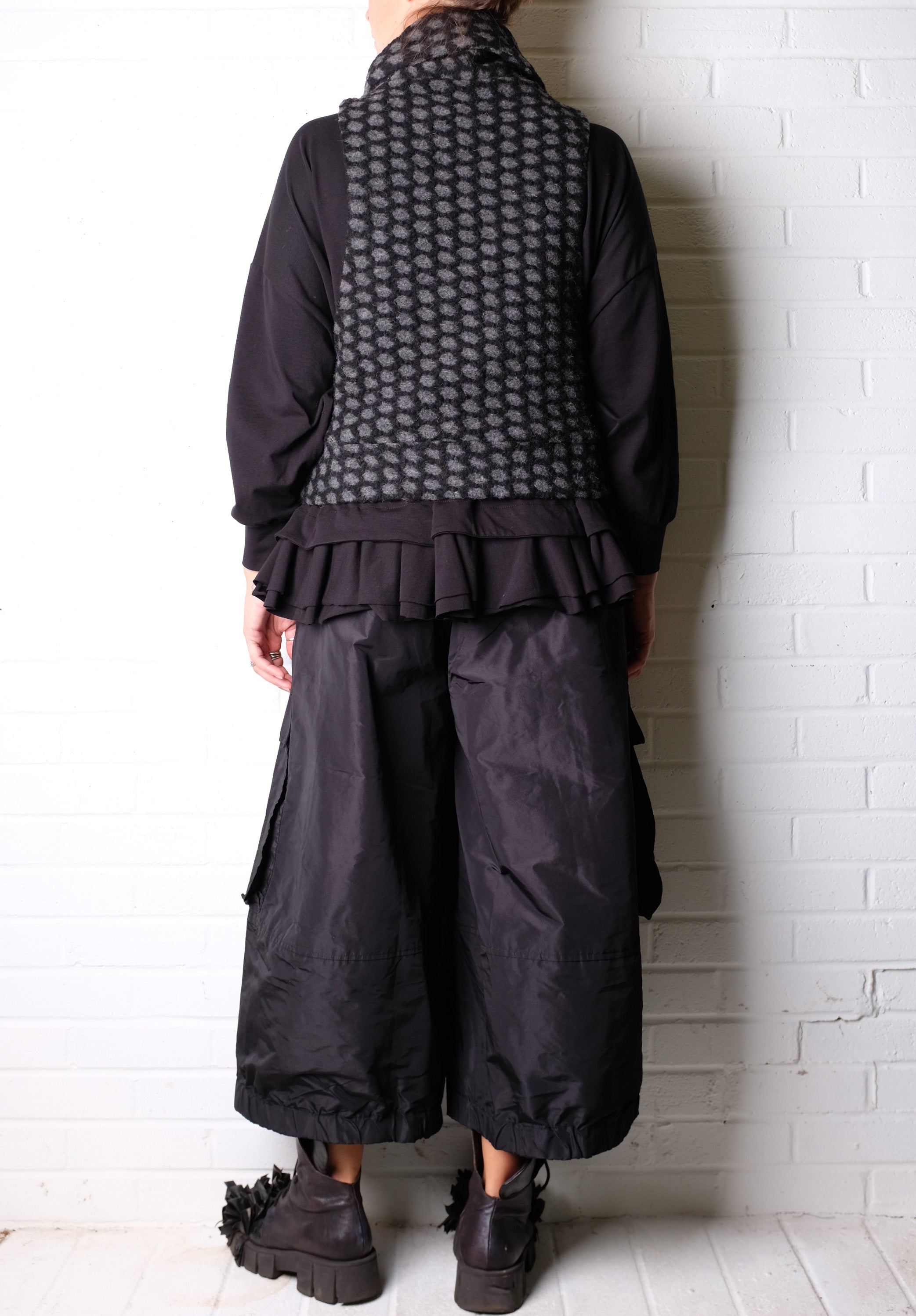 Alembika Wool Crop Gray/Black Vest