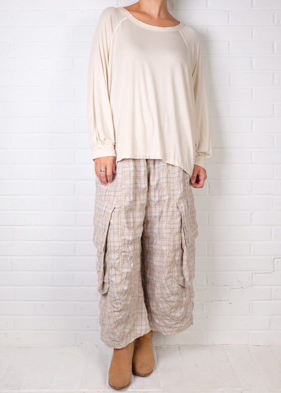 Dress To Kill Cream Lycra Baseball Pullover