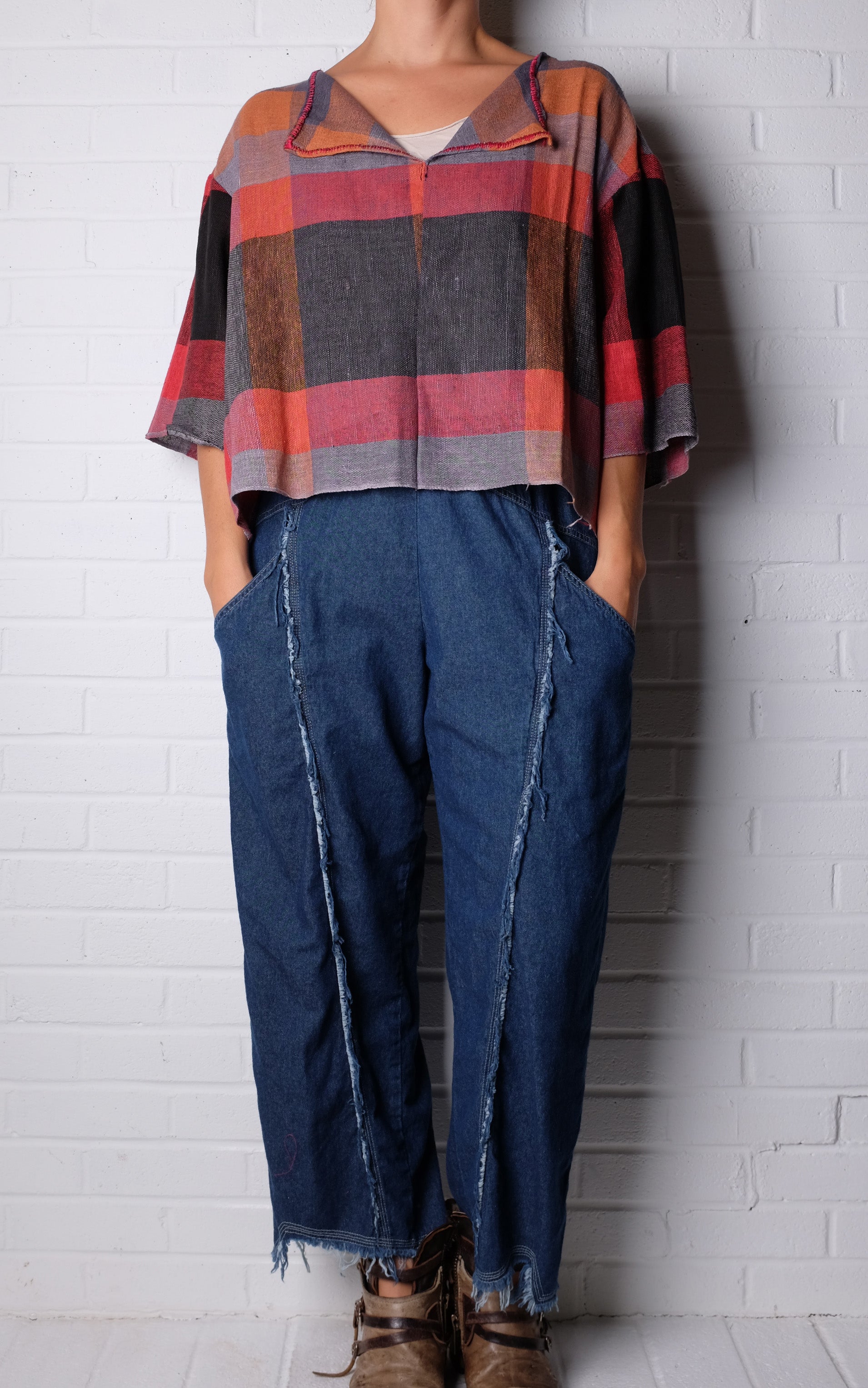 KQ VNeck Top in Plaid