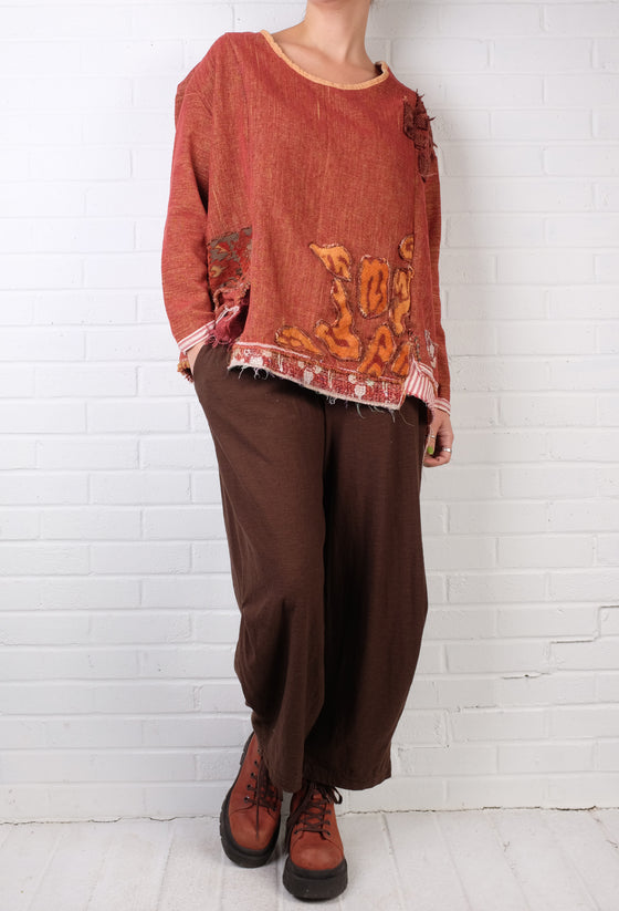 KQ Brick Applique Swing Top