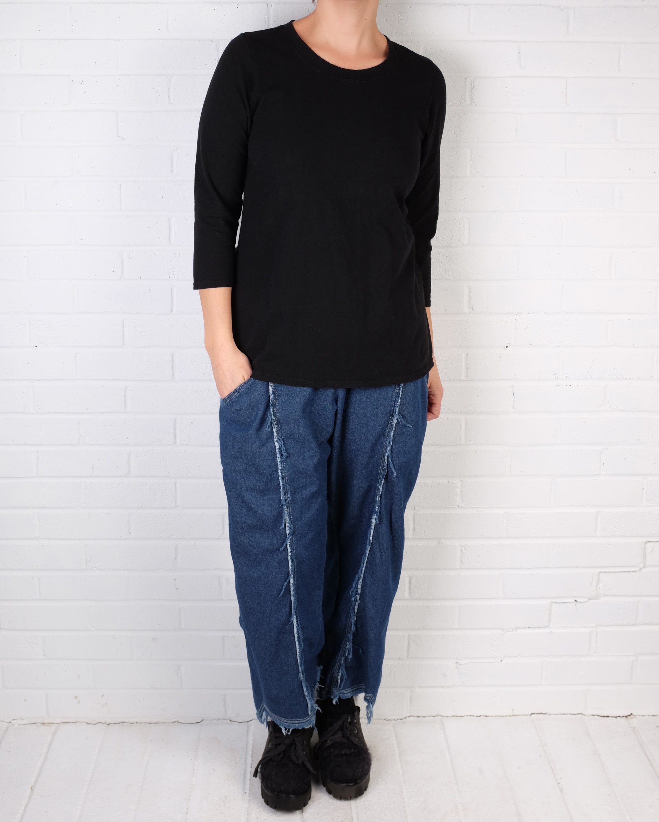 Cynthia Ashby Fitted Tee in Black