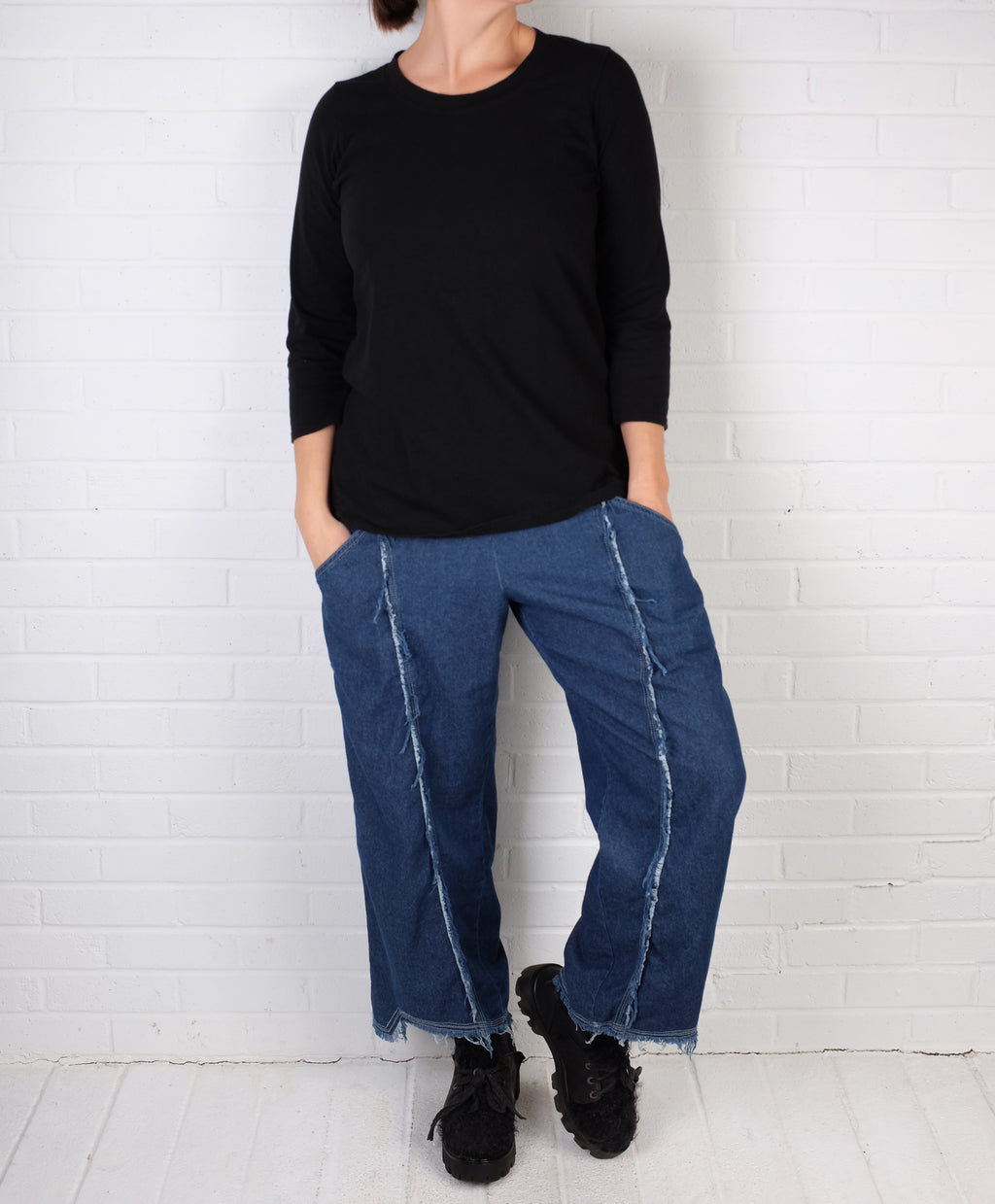 Cynthia Ashby Fitted Tee in Black