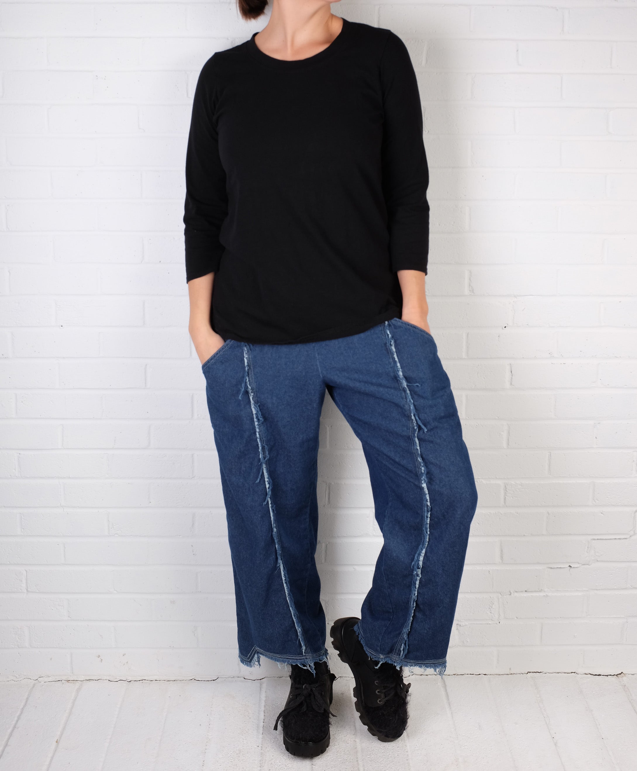 Cynthia Ashby Fitted Tee in Black