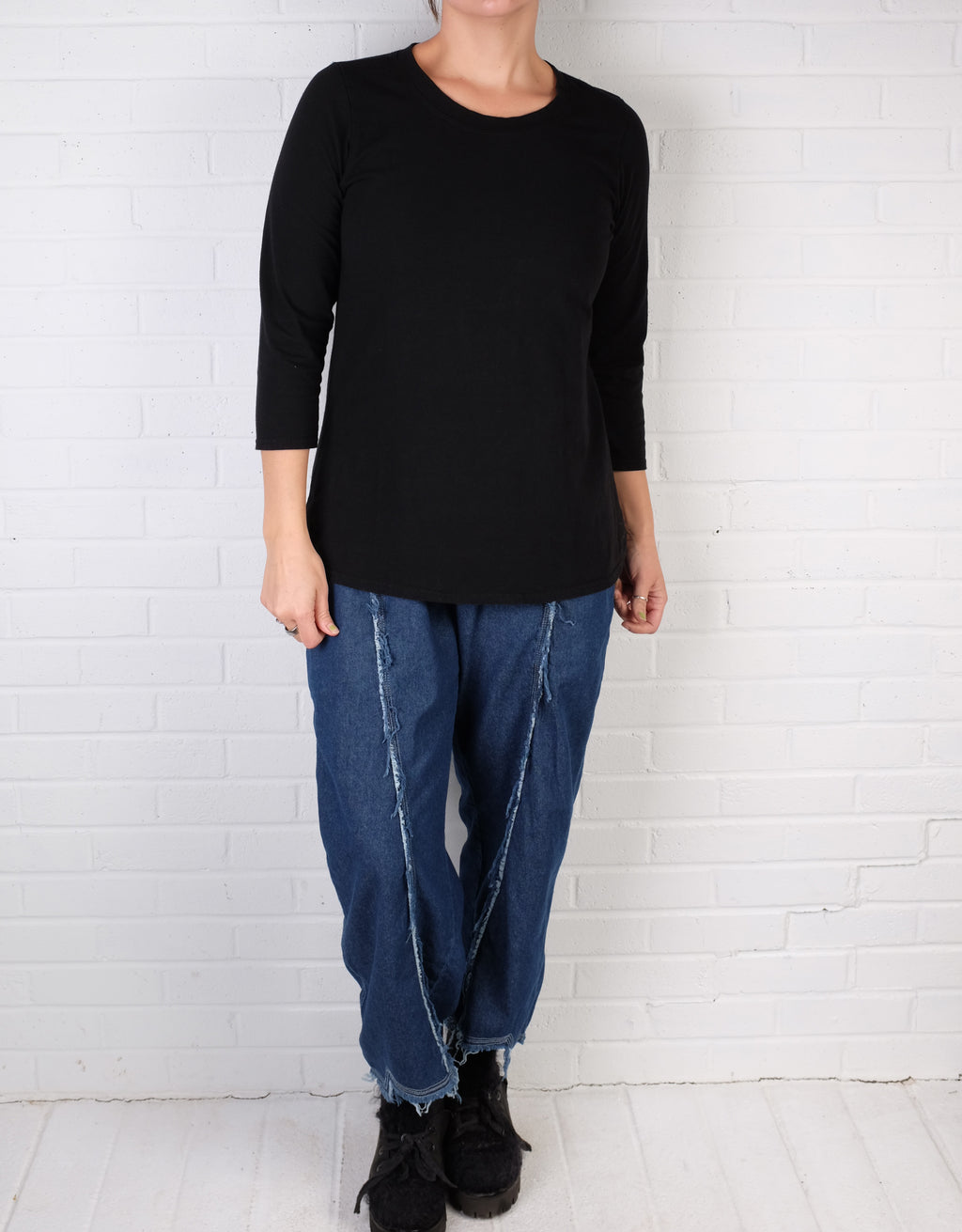 Cynthia Ashby Fitted Tee in Black