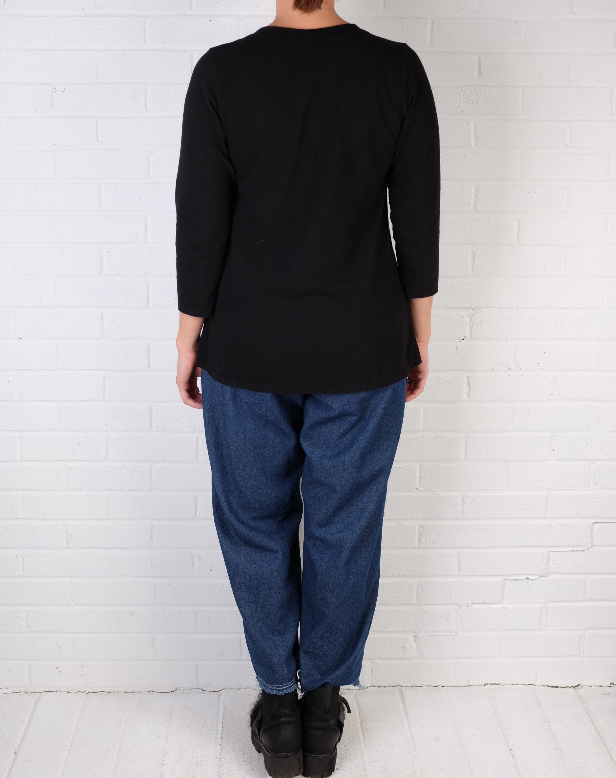Cynthia Ashby Fitted Tee in Black