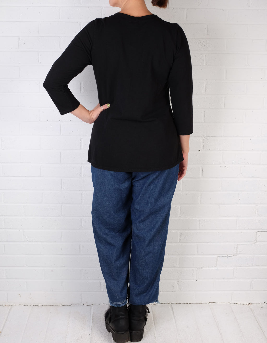 Cynthia Ashby Fitted Tee in Black
