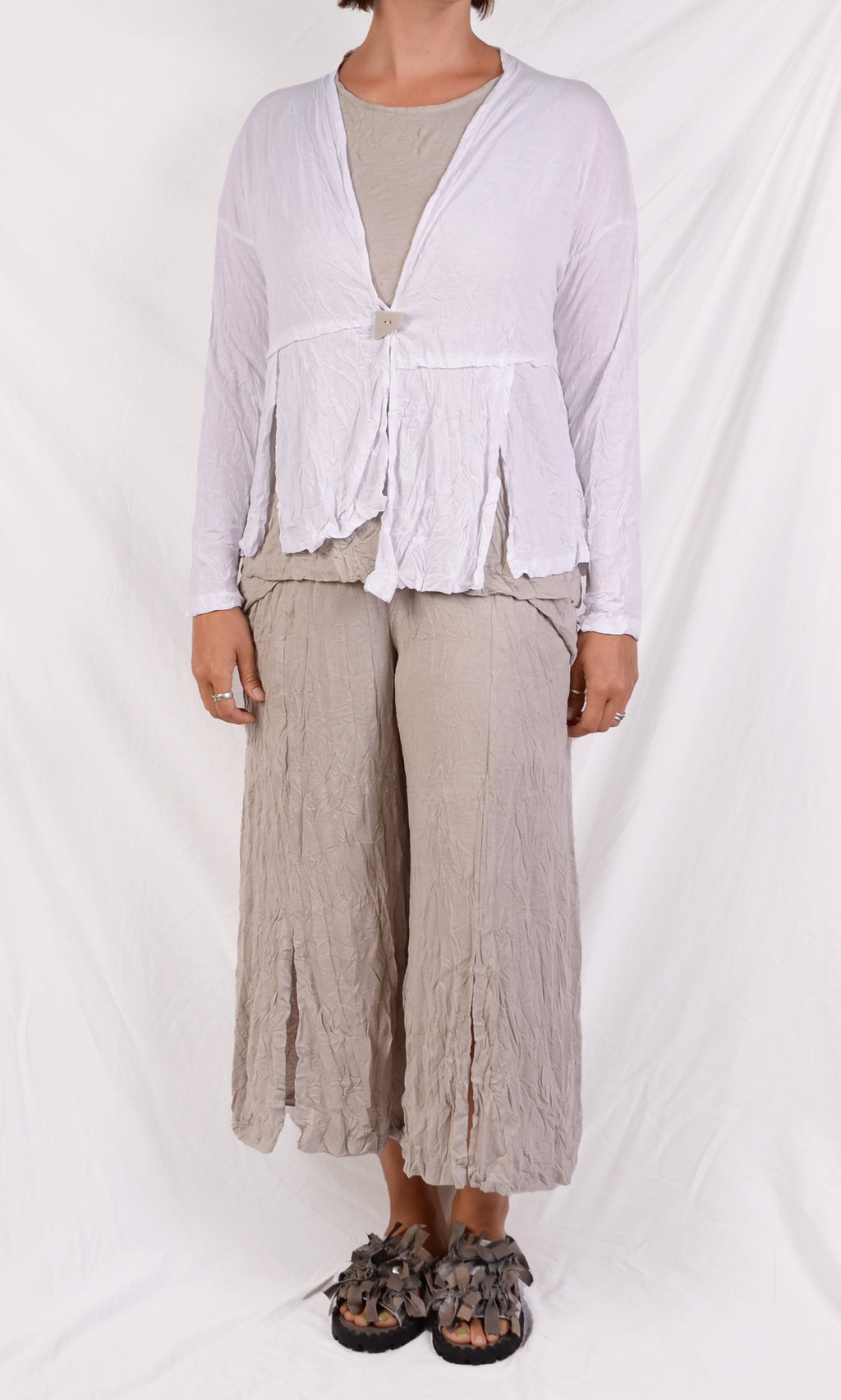 Chalet Caitlin Cardi in White