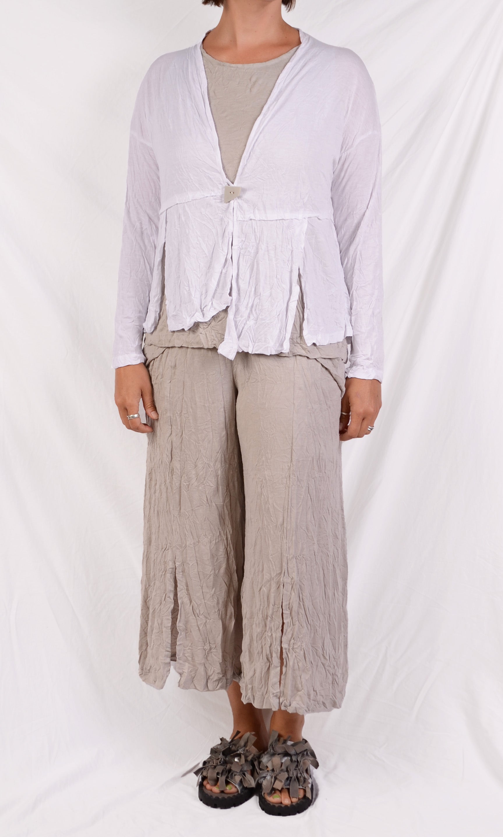 Chalet Caitlin Cardi in White