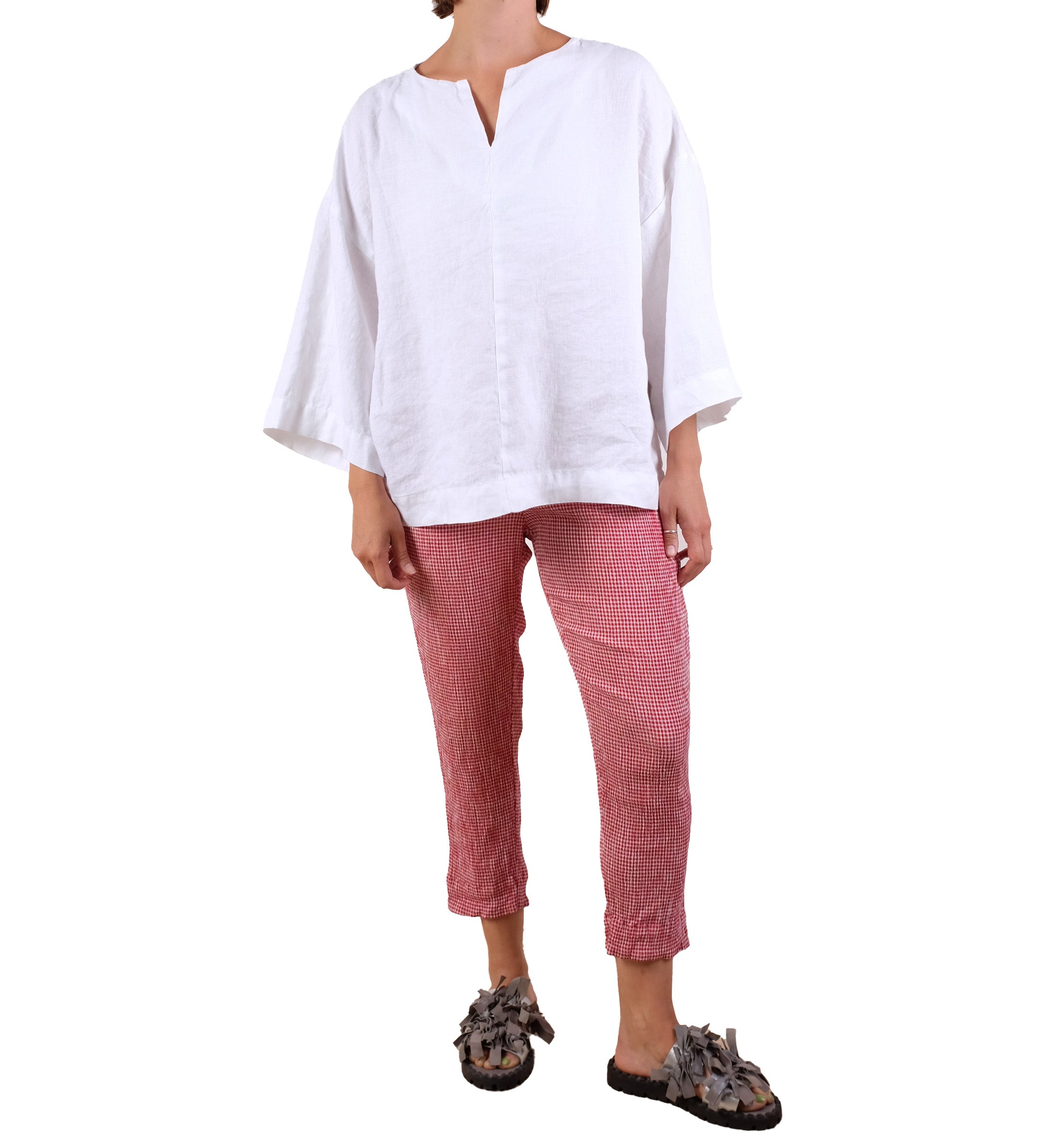 Cutloose Crinkle Check Tapered Crop Pant in Cherry