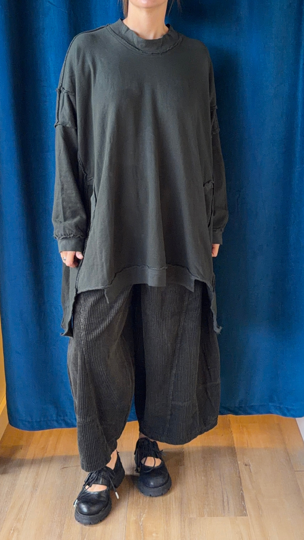 Bodil Pocket Top in Juniper