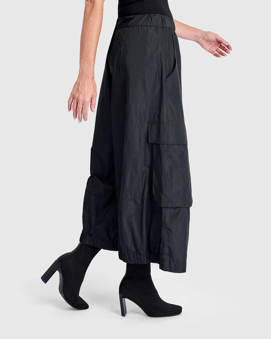 Alembika Urban Wide Cargo Pants in Black