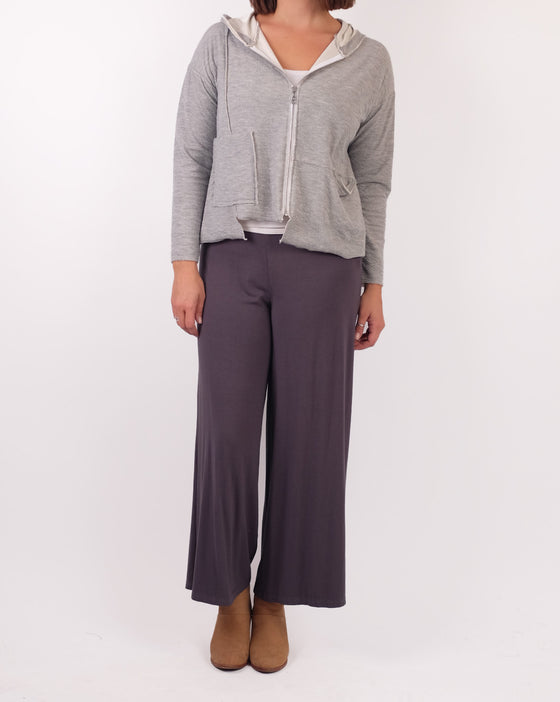 Cutloose Cropped Pant in Rayon/Jersey in Iron