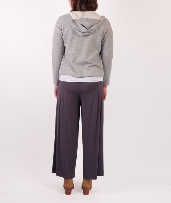 Cutloose Cropped Pant in Rayon/Jersey in Iron