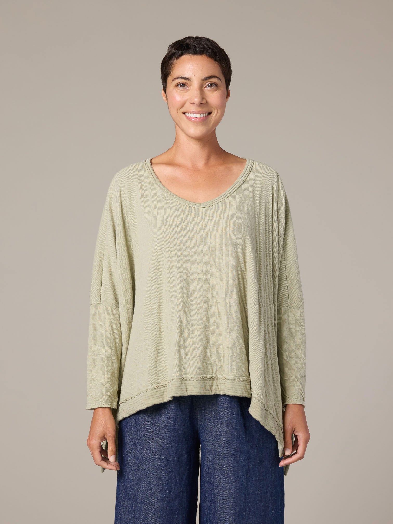 Cutloose One Size Deep V in Basalm Green