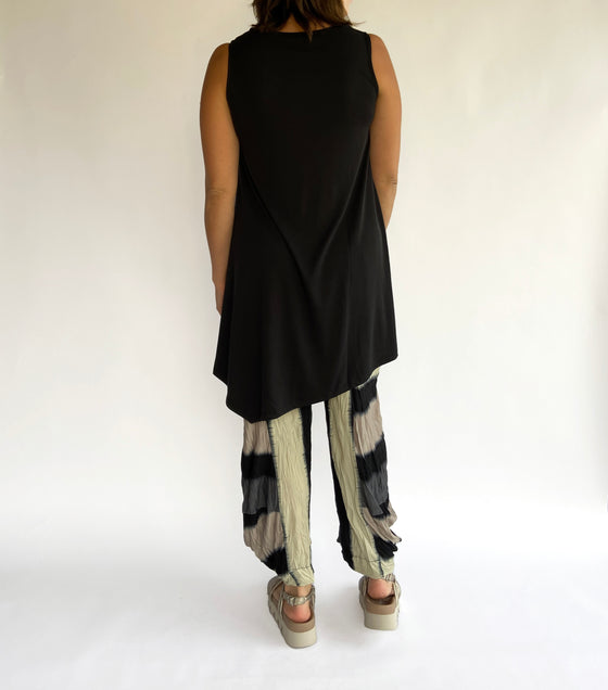 Alembika Charcoal Asymmetric Tank
