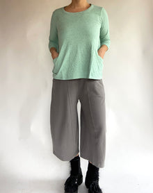  Cutloose Slit Pocket Swing Top in Mente